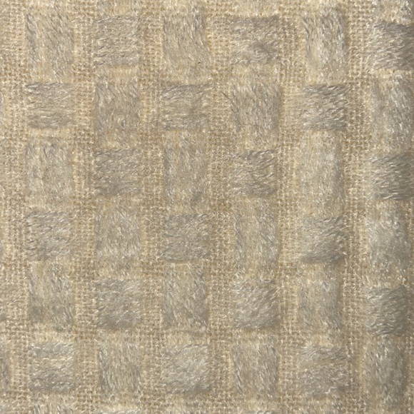 Artisan 34 Knit Throw Blanket 50" x 60" - Picture 5 of 8